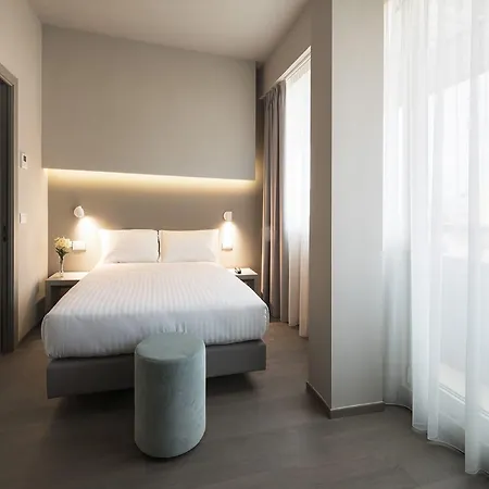 Hotel Glance In Florence 4*