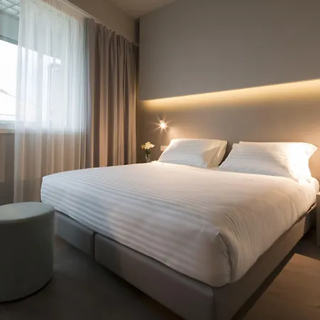 Hotel Glance In 4*