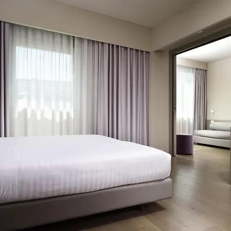 Glance In Hotel Florencia